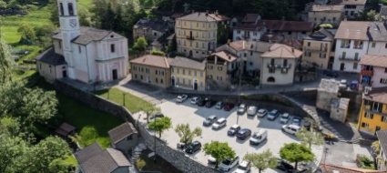 cabbio-filtri-per-la-pioggia-e-espianti-la-piazza-e-pronta