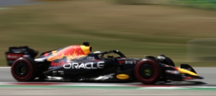 verstappen-vince-in-spagna-e-scavalca-leclerc