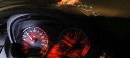 in-autostrada-come-su-un-circuito-tre-anni-di-carcere