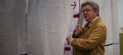 melenchon-avanti-ma-macron-puo-tenere-la-maggioranza