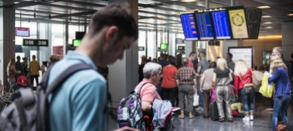allo-scalo-di-zurigo-i-passeggeri-prendono-il-volo