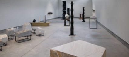 sculture-in-mostra-a-peccia-tra-radici-e-sguardi-sul-mondo