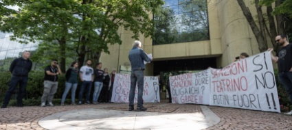 lugano-presidio-contro-il-meeting-sulle-materie-prime