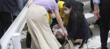 giappone-spari-contro-l-ex-premier-abe-arrestato-l-attentatore