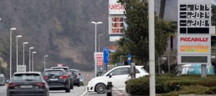 benzina-scontata-se-paghi-in-euro-un-margine-per-ridurre-c-e