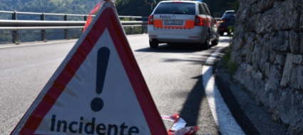 frontale-scooter-auto-a-corcapolo-ferite-gravi-per-il-centauro