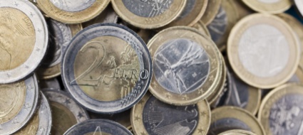 euro-ai-minimi-storici-nelle-quotazioni-con-il-dollaro