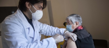 poca-richiesta-per-la-quarta-dose-e-ci-si-testa-poco