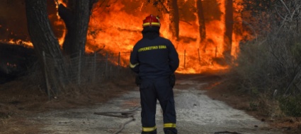 grecia-in-lotta-contro-le-fiamme-le-alte-temperature-spaventano