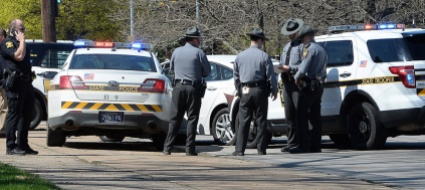 auto-contro-la-folla-in-pennsylvania-un-morto-e-17-feriti