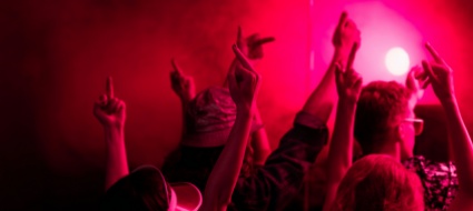 una-svizzera-muore-durante-una-festa-techno-illegale
