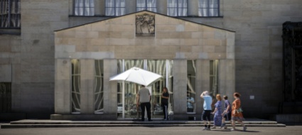 dopo-l-incendio-il-kunsthaus-abbassa-il-prezzo-d-ingresso