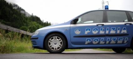 mucca-in-tangenziale-quattro-poliziotti-feriti