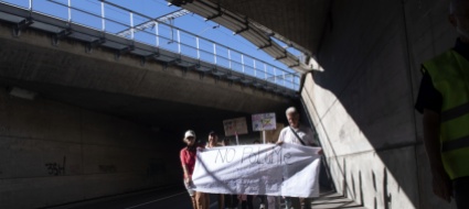 in-centinaia-a-melano-per-dire-no-alla-terza-corsia-a2