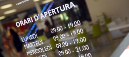 orari-si-va-verso-negozi-piu-aperti