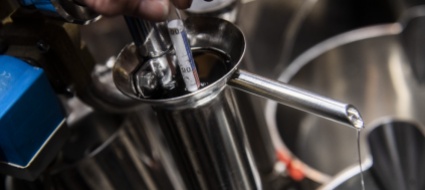alambicco-in-funzione-nel-nucleo-di-astano