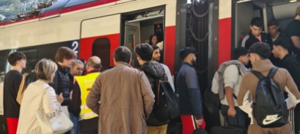 il-treno-non-parte-se-non-scendete-bellinzonesi-arrabbiati