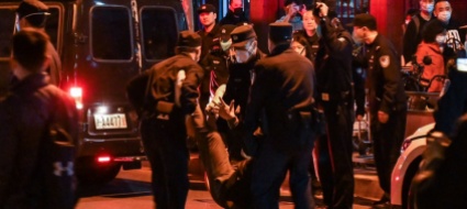 in-cina-la-polizia-picchia-e-arresta-un-reporter-della-bbc