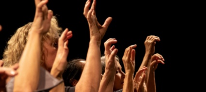 le-fessure-del-teatro-delle-radici-o-come-riattaccare-i-cocci