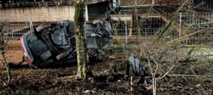 si-schianta-contro-un-albero-morto-un-21enne