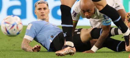 l-uruguay-batte-il-ghana-2-0-ma-non-basta
