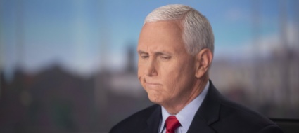 carte-segrete-anche-a-casa-pence-si-allarga-lo-scandalo
