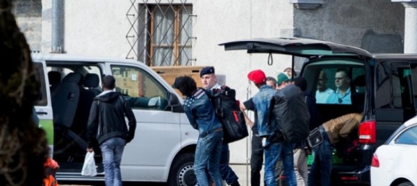 un-gruppo-accoglienza-rifugiati