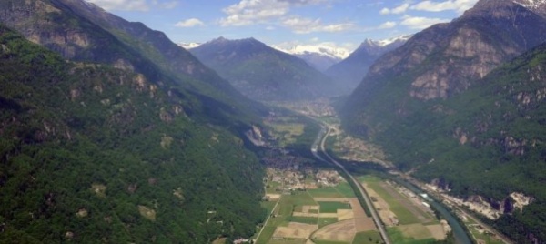 la-grande-bellinzona-per-ora-convince-13-comuni-due-i-no-in-riviera-la-fusione-farebbe-poker