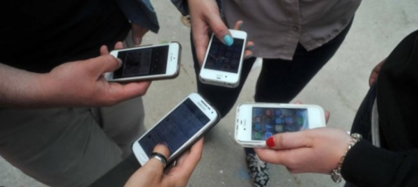 campagna-sbullo-a-lugano-il-75-dei-bambini-di-quinta-elementare-possiede-uno-smartphone