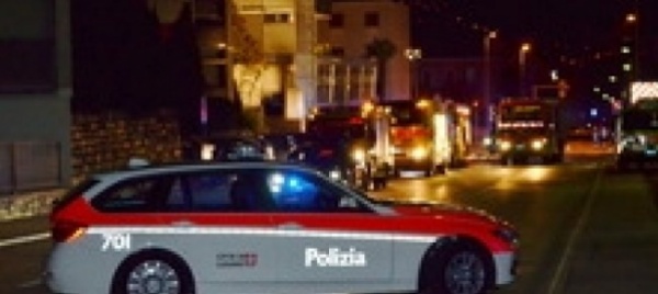 incendio-notturno-in-una-palazzina-evacuati-gli-inquilini-alcuni-intossicamenti-ritenuti-non-gravi