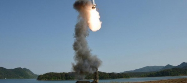 la-corea-del-nord-lancia-un-altro-missile-con-gettata-di-450-chilometri