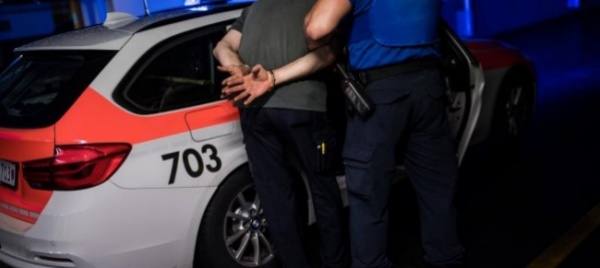 fa-il-pieno-senza-pagare-a-losone-e-viene-stanato-ad-ascona-nemmeno-l-auto-era-la-sua-per-beccare-il-22enne-italiano-pure-un-elicottero-dell-esercito