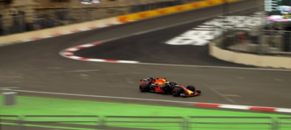 la-red-bull-con-la-honda