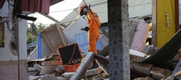 sisma-l-indonesia-conta-i-morti
