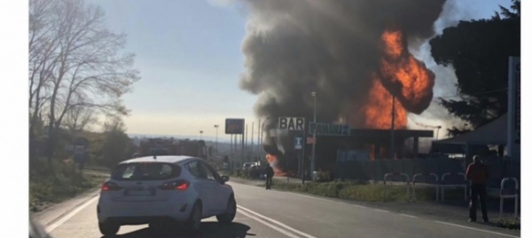 esplode-il-distributore-due-morti-in-italia