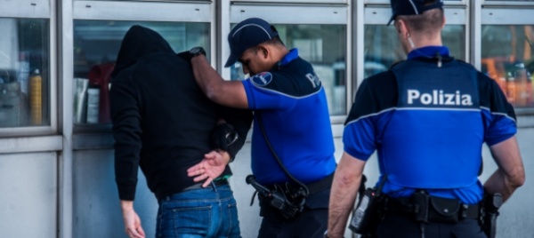 polizia-ticinese-carcerazione-preventiva-per-24-ore