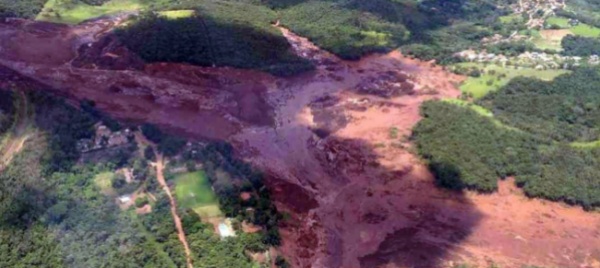 brasile-crolla-una-diga-di-scarti-minerari-200-i-dispersi