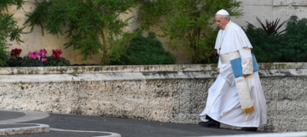 papa-francesco-sradicare-le-brutalita-degli-abusi