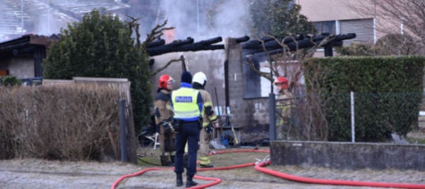 prende-fuoco-un-deposito-di-attrezzi-a-cadenazzo