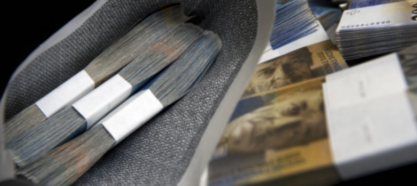 riciclaggio-la-svizzera-non-e-piu-sulla-blacklist-dell-ue