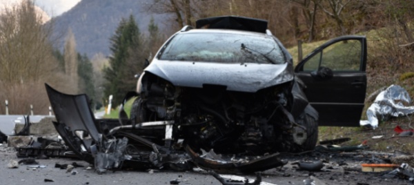 contro-un-muretto-a-gnosca-ferite-serie-per-un-automobilista