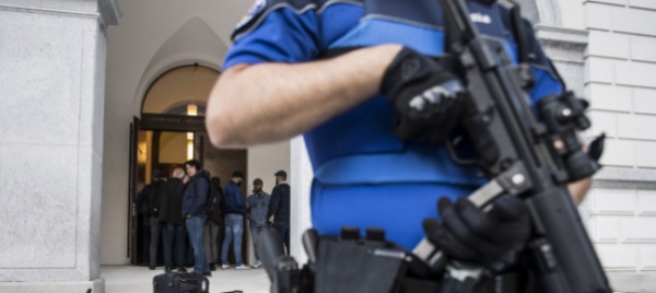 polizia-la-legge-e-al-tribunale-federale