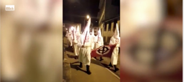 vietare-saluti-nazisti-croci-celtiche-divise-del-kkk