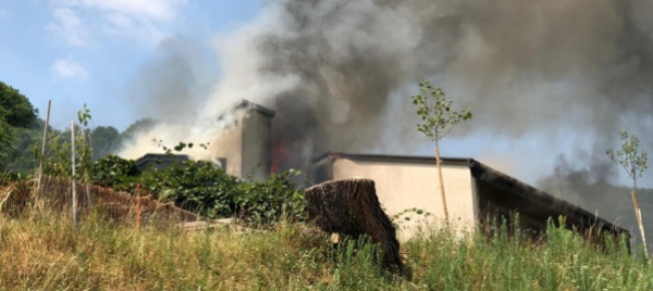 abitazione-in-fiamme-a-somazzo-nessun-ferito