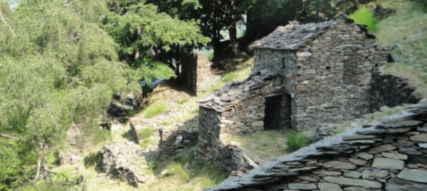 rustici-in-vendita-a-un-franco-l-uno-oltre-350-richieste