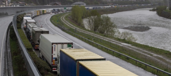 a-erstfeld-si-festeggia-il-maxi-centro-di-controllo-dei-tir