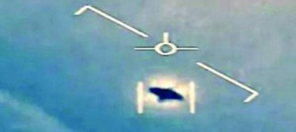 gli-ufo-esistono-parola-della-marina-militare-usa