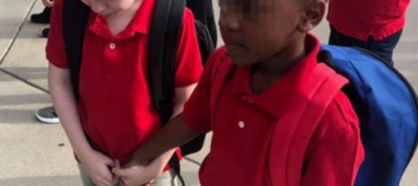 la-foto-che-ha-commosso-l-america-una-mano-all-amico-autistico