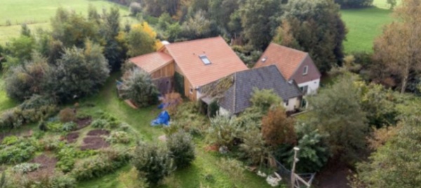 chiusi-in-cantina-da-9-anni-aspettando-la-fine-del-mondo