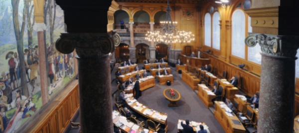 olio-nel-motore-del-parlamento